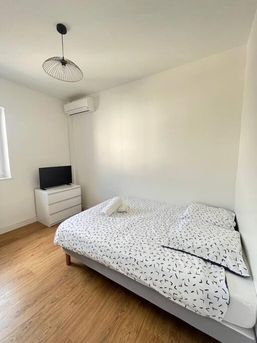 Banjul - Bel Appartement A Reims Bagian luar foto