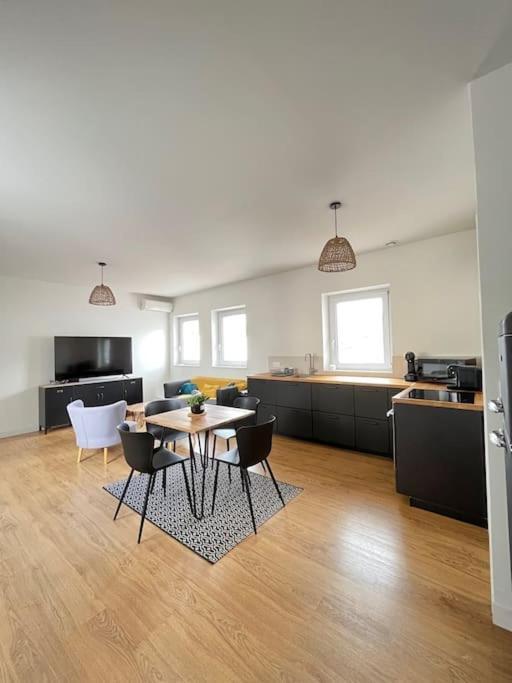Banjul - Bel Appartement A Reims Bagian luar foto